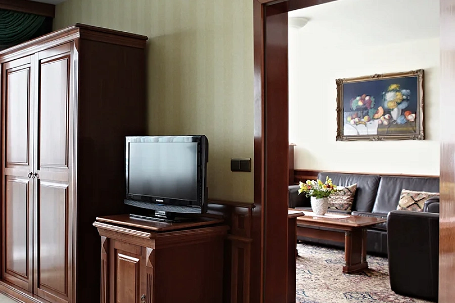 Manager suite